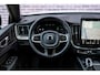 Volvo XC60 2.0 T6 Plug-in hybrid AWD Ultra Black Edition | Panoramadak | Luchtvering | Trekhaak | Head-Up Display | 360 Graden Camera | Harman Kardon Audio | Sportstoelen | Lichtmetalen Velgen 21 inch | Elektrische Achterklep | Parkeersensoren