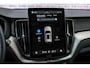 Volvo XC60 2.0 T6 Plug-in hybrid AWD Ultra Black Edition | Panoramadak | Luchtvering | Trekhaak | Head-Up Display | 360 Graden Camera | Harman Kardon Audio | Sportstoelen | Lichtmetalen Velgen 21 inch | Elektrische Achterklep | Parkeersensoren