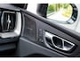 Volvo XC60 2.0 T6 Plug-in hybrid AWD Ultra Black Edition | Panoramadak | Luchtvering | Trekhaak | Head-Up Display | 360 Graden Camera | Harman Kardon Audio | Sportstoelen | Lichtmetalen Velgen 21 inch | Elektrische Achterklep | Parkeersensoren