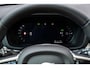 Volvo XC60 2.0 T6 Plug-in hybrid AWD Ultra Black Edition | Panoramadak | Luchtvering | Trekhaak | Head-Up Display | 360 Graden Camera | Harman Kardon Audio | Sportstoelen | Lichtmetalen Velgen 21 inch | Elektrische Achterklep | Parkeersensoren