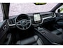 Volvo XC60 2.0 T6 Plug-in hybrid AWD Ultra Black Edition | Panoramadak | Luchtvering | Trekhaak | Head-Up Display | 360 Graden Camera | Harman Kardon Audio | Sportstoelen | Lichtmetalen Velgen 21 inch | Elektrische Achterklep | Parkeersensoren