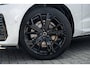 Volvo XC60 2.0 T6 Plug-in hybrid AWD Ultra Black Edition | Panoramadak | Luchtvering | Trekhaak | Head-Up Display | 360 Graden Camera | Harman Kardon Audio | Sportstoelen | Lichtmetalen Velgen 21 inch | Elektrische Achterklep | Parkeersensoren