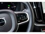 Volvo XC60 2.0 T6 Plug-in hybrid AWD Ultra Black Edition | Panoramadak | Luchtvering | Trekhaak | Head-Up Display | 360 Graden Camera | Harman Kardon Audio | Sportstoelen | Lichtmetalen Velgen 21 inch | Elektrische Achterklep | Parkeersensoren
