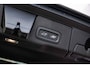 Volvo XC60 2.0 T6 Plug-in hybrid AWD Ultra Black Edition | Panoramadak | Luchtvering | Trekhaak | Head-Up Display | 360 Graden Camera | Harman Kardon Audio | Sportstoelen | Lichtmetalen Velgen 21 inch | Elektrische Achterklep | Parkeersensoren