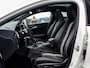 Mercedes-Benz A-klasse 180 d AMG White Art Edition Panoramadak Camera LED Stoelverwarming Sfeerverlichting Apple CarPlay/Android Auto Dealeronderhouden