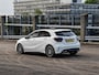 Mercedes-Benz A-klasse 180 d AMG White Art Edition Panoramadak Camera LED Stoelverwarming Sfeerverlichting Apple CarPlay/Android Auto Dealeronderhouden