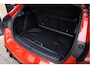 BMW 1-Serie 120 | M Sport Pro | Rosso Corsa Individual | Panoramadak | Harman Kardon | Driving Assistant Plus | Head-Up Display | 19" LM Velgen | M Compound Remsysteem | Elektrisch verstelbare Voorstoelen |