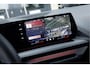 BMW 1-Serie 120 | M Sport Pro | Rosso Corsa Individual | Panoramadak | Harman Kardon | Driving Assistant Plus | Head-Up Display | 19" LM Velgen | M Compound Remsysteem | Elektrisch verstelbare Voorstoelen |
