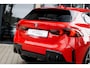 BMW 1-Serie 120 | M Sport Pro | Rosso Corsa Individual | Panoramadak | Harman Kardon | Driving Assistant Plus | Head-Up Display | 19" LM Velgen | M Compound Remsysteem | Elektrisch verstelbare Voorstoelen |