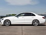 Mercedes-Benz E-klasse 220 d AMG Line Night Edition Panoramadak Widescreen Sfeerverlichting Apple CarPlay Android Auto Camera Stoelverwarming LED