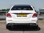 Mercedes-Benz E-klasse 220 d AMG Line Night Edition Panoramadak Widescreen Sfeerverlichting Apple CarPlay Android Auto Camera Stoelverwarming LED
