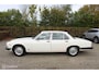 Jaguar XJ 4.2 | origineel 98.000 km | Tudor White on Red