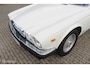 Jaguar XJ 4.2 | origineel 98.000 km | Tudor White on Red
