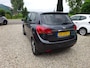 Kia Venga 1.6 CVVT First Edition Automaat, Navigatie, Achteruitrijcamera, Climate controle, Parkeersensoren, Lichtmetalen velgen