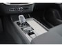 Volvo XC90 T8 Recharge AWD Ultra Black Ed. Exec. - Luchtvering - Panorama/schuifdak - IntelliSafe Assist & Surround - 360º Camera - Bowers & Wilkins audio - Verwarmde voorstoelen, stuur & achterbank - Parkeersensoren voor & achter - Elektr. bedienb. voorstoelen met geheugen - Geventileerde voorstoelen - Head up display - Draadloze tel. lader - Extra getint glas - 22' LMV