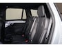 Volvo XC90 T8 Recharge AWD Ultra Black Ed. Exec. - Luchtvering - Panorama/schuifdak - IntelliSafe Assist & Surround - 360º Camera - Bowers & Wilkins audio - Verwarmde voorstoelen, stuur & achterbank - Parkeersensoren voor & achter - Elektr. bedienb. voorstoelen met geheugen - Geventileerde voorstoelen - Head up display - Draadloze tel. lader - Extra getint glas - 22' LMV