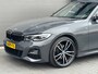 BMW 3-Serie 320i/184pk High Executive Edition|2019|NAP|M sport|Dravitgrau|Pano|Stuurverw.|Leder|Camera|M-pakket|Stoelverw.|18"LMV