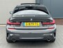 BMW 3-Serie 320i/184pk High Executive Edition|2019|NAP|M sport|Dravitgrau|Pano|Stuurverw.|Leder|Camera|M-pakket|Stoelverw.|18"LMV