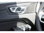 Volvo XC60 T6 350PK Automaat Plug-in hybrid AWD Plus Dark Google infotainment / Semi elektrisch wegklapbare trekhaak / Elektrisch bedienbare voorstoelen met geheugen / All seasonbanden