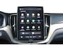 Volvo XC60 T6 350PK Automaat Plug-in hybrid AWD Plus Dark Google infotainment / Semi elektrisch wegklapbare trekhaak / Elektrisch bedienbare voorstoelen met geheugen / All seasonbanden