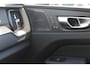 Volvo XC60 T6 350PK Automaat Plug-in hybrid AWD Plus Dark Google infotainment / Semi elektrisch wegklapbare trekhaak / Elektrisch bedienbare voorstoelen met geheugen / All seasonbanden