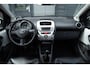 Toyota Aygo 1.0-12V Xcite White | Leder/stof Bekleding | Airco | LM Velgen |