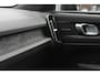Volvo EX40 Single Motor Extended Range Plus 82 kWh Adaptieve cruise control / Semi elektrisch wegklapbare trekhaak / Google infotainment / 19" lichtmetalen velgen