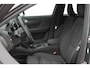 Volvo EX40 Single Motor Extended Range Plus 82 kWh Adaptieve cruise control / Semi elektrisch wegklapbare trekhaak / Google infotainment / 19" lichtmetalen velgen