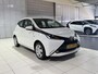 Toyota Aygo 1.0 VVT-i x-play Dealer onderhouden , All season banden, Airco