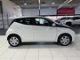 Toyota Aygo 1.0 VVT-i x-play Dealer onderhouden , All season banden, Airco
