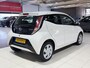 Toyota Aygo 1.0 VVT-i x-play Dealer onderhouden , All season banden, Airco