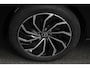 Volkswagen Golf 1.5 eTSI 150pk Automaat Style Sfeer verlichting Navigatie Climate control Camera Adaptive Cruise control Led Parkeer sensoren Lichtmetalen Velgen