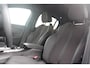 Peugeot 208 1.2 Hybrid 145PK AUTOMAAT GT | NAVIGATIE | DRAADLOZE APPLE CARPLAY/ANDROID AUTO | CAMERA VOOR + ACHTER | FULL LED KOPLAMPEN | LICHTMETALEN VELGEN 17" | DODEHOEK DETECTIE | DRAADLOZE TELEFOONLADER | KEYLESS ENTRY/START | DAB+ RADIO | ADAPTIVE CRUISE CONTROL | CLIMATE CONTROL |