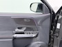 Mercedes-Benz GLB 200 AMG Line Premium 7-persoons | Trekhaak Wegklapbaar | Panorama - Schuifdak | Sfeerverlichting | Keyless Entry | Klasse 3 Alarm |