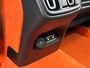 Volvo XC40 T2 130PK R-Design / Trekhaak / 1/2 Leder / Airco-ecc./ Navigatie / Stoelverwarming / Pdc. / Apk 11-2026