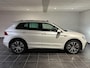 Volkswagen Tiguan 1.5 TSI ACT Highline Business R | Panoramadak | Massage | Adaptieve cruise control | Stoelverwarming |