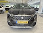 Peugeot 3008 SUV Allure 130pk Automaat | Navigatie | Achteruitrijcamera | Handsfree achterklep | Climate Control | Keyless | Parkeersensoren v+a | Cruise Control | Full Led koplampen | Apple Carplay / Android Auto | Bluetooth | DAB+ radio | Donker getint glas | 19" lichtmetalen velgen |