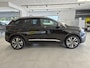 Peugeot 3008 SUV Allure 130pk Automaat | Navigatie | Achteruitrijcamera | Handsfree achterklep | Climate Control | Keyless | Parkeersensoren v+a | Cruise Control | Full Led koplampen | Apple Carplay / Android Auto | Bluetooth | DAB+ radio | Donker getint glas | 19" lichtmetalen velgen |