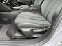 Peugeot 2008 1.2 Hybrid 145 Allure | Trekhaak 1100 KG | Navigatie | All Season Banden | 360 Graden Camera | Stoelverwarming | Parkeersensoren V+A | Cruise Control | Hoge Zitpositie | Hybride Elektrisch rijden | Climate Control | LED Verlichting | 17" Lichtmetalen Velgen |
