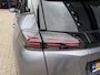 Peugeot 2008 1.2 Hybrid 145 Allure | Trekhaak 1100 KG | Navigatie | All Season Banden | 360 Graden Camera | Stoelverwarming | Parkeersensoren V+A | Cruise Control | Hoge Zitpositie | Hybride Elektrisch rijden | Climate Control | LED Verlichting | 17" Lichtmetalen Velgen |