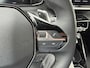Peugeot 2008 1.2 Hybrid 145 Allure | Trekhaak 1100 KG | Navigatie | All Season Banden | 360 Graden Camera | Stoelverwarming | Parkeersensoren V+A | Cruise Control | Hoge Zitpositie | Hybride Elektrisch rijden | Climate Control | LED Verlichting | 17" Lichtmetalen Velgen |