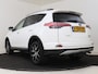 Toyota RAV4 2.5 Hybrid Style | Dealer onderhouden | Navigatie | Cruise Control | Trekhaak afneembaar | Elektrisch verstelbare bestuurdersstoel | Stoelverwarming | Parkeersensoren voor+achter | elektrische achterklep |