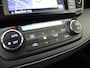 Toyota RAV4 2.5 Hybrid Style | Dealer onderhouden | Navigatie | Cruise Control | Trekhaak afneembaar | Elektrisch verstelbare bestuurdersstoel | Stoelverwarming | Parkeersensoren voor+achter | elektrische achterklep |