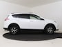 Toyota RAV4 2.5 Hybrid Style | Dealer onderhouden | Navigatie | Cruise Control | Trekhaak afneembaar | Elektrisch verstelbare bestuurdersstoel | Stoelverwarming | Parkeersensoren voor+achter | elektrische achterklep |
