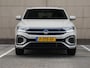 Volkswagen T-Roc 1.5 TSI R-Line 150pk DSG | Trekhaak | Achteruitrijcamera | 18" inch velgen | Climatronic | Dodehoek sensor |