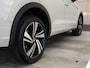 Volkswagen T-Roc 1.5 TSI R-Line 150pk DSG | Trekhaak | Achteruitrijcamera | 18" inch velgen | Climatronic | Dodehoek sensor |