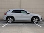 Volkswagen T-Roc 1.5 TSI R-Line 150pk DSG | Trekhaak | Achteruitrijcamera | 18" inch velgen | Climatronic | Dodehoek sensor |