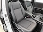 Mercedes-Benz GLA 200 Business Solution Panorama Schuif-Kanteldak | Parkeerpakket met achteruitrijcamera | Ledkoplampen. Inclusief 24 maanden MB Certified garantie voor Europa.