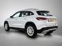 Mercedes-Benz GLA 200 Business Solution Panorama Schuif-Kanteldak | Parkeerpakket met achteruitrijcamera | Ledkoplampen. Inclusief 24 maanden MB Certified garantie voor Europa.