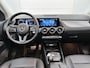 Mercedes-Benz GLA 200 Business Solution Panorama Schuif-Kanteldak | Parkeerpakket met achteruitrijcamera | Ledkoplampen. Inclusief 24 maanden MB Certified garantie voor Europa.